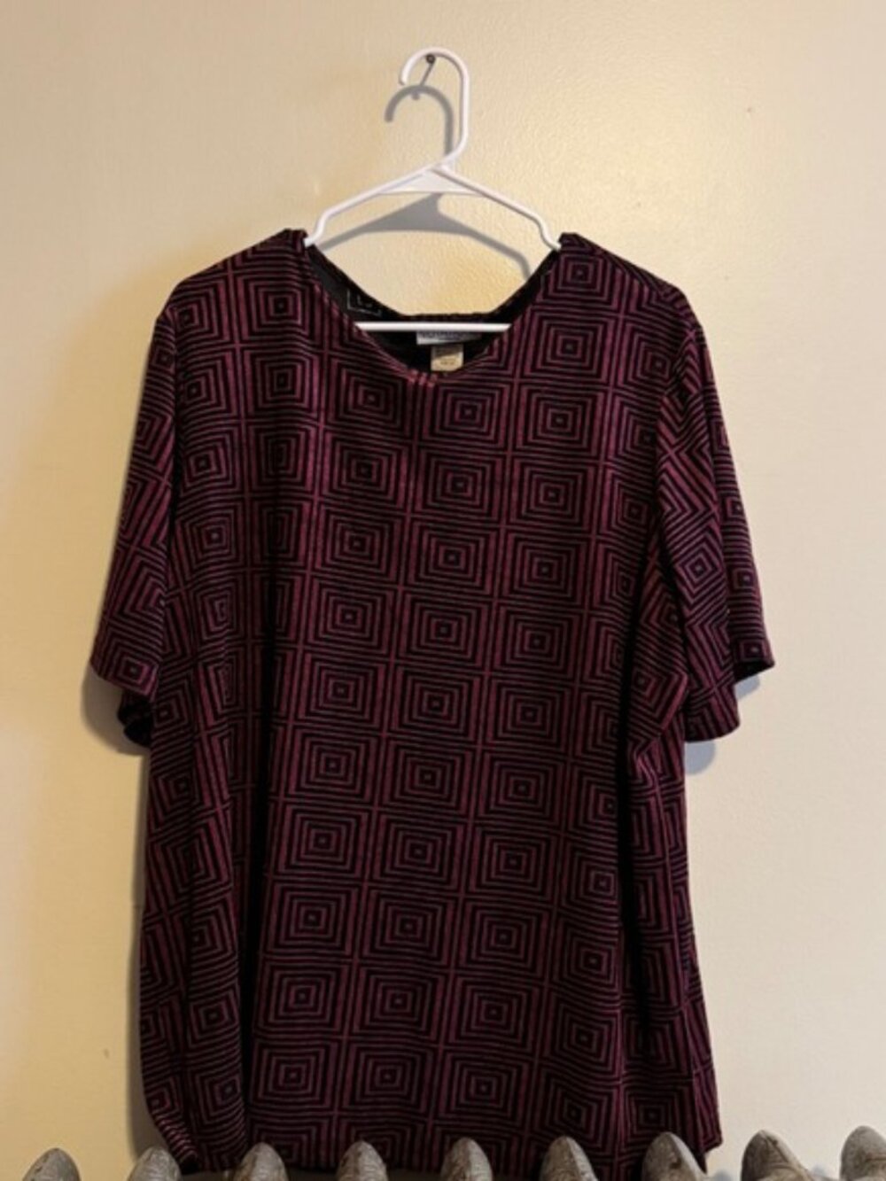 Notations Woman 2X Purple Black Geometric Print Short Sleeve Top Blouse